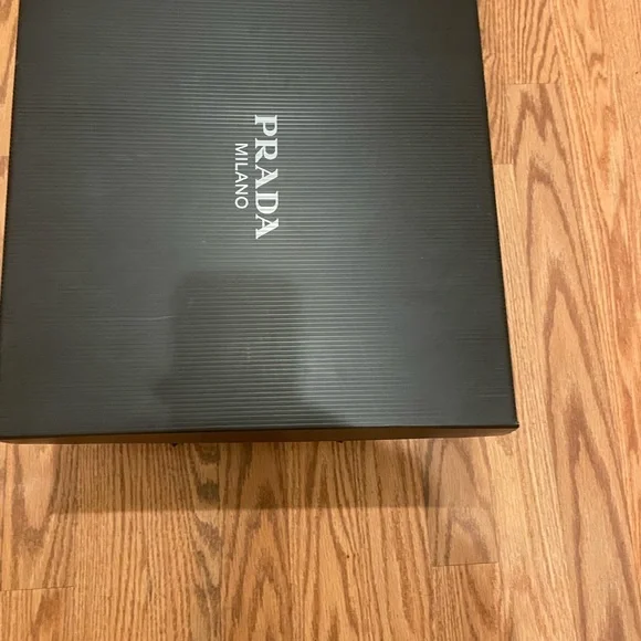 Prada Thunder cloudburst size 11m